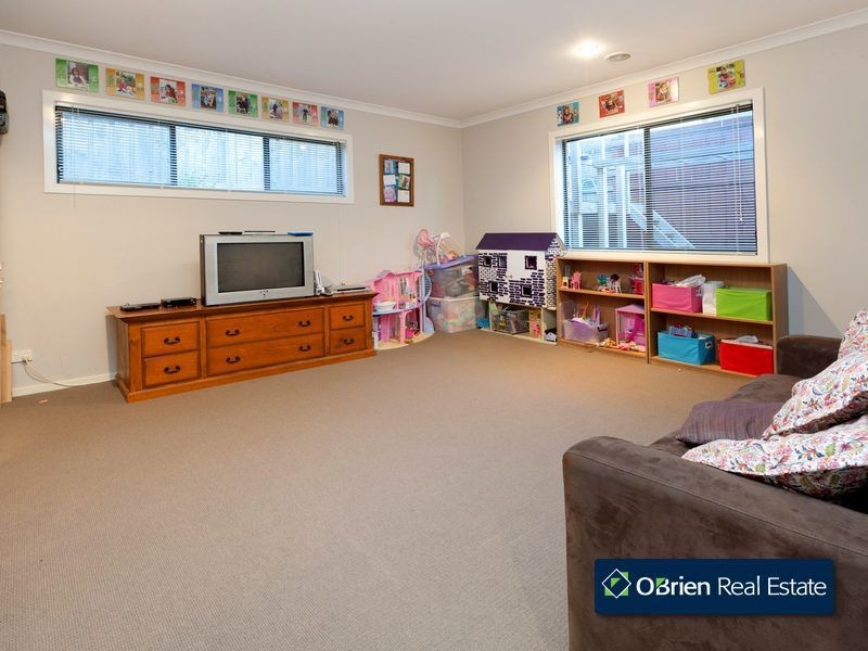 9 Luscombe Court, Berwick VIC 3806