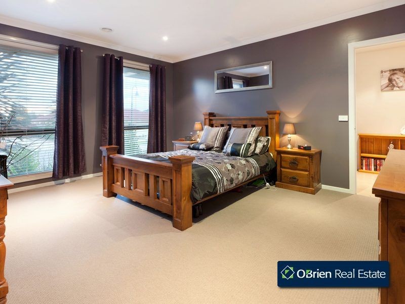 9 Luscombe Court, Berwick VIC 3806