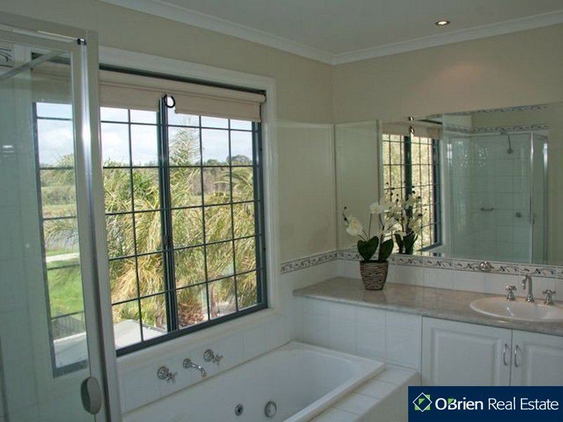 98A David Collins Drive, Endeavour Hills VIC 3802