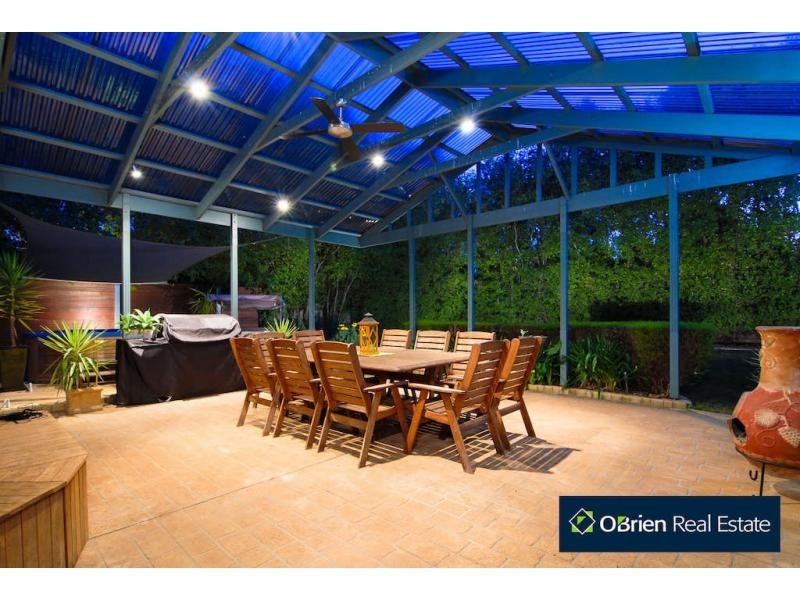 7 Ardblair Terrace, Narre Warren South VIC 3805