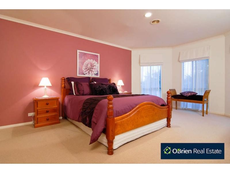 7 Ardblair Terrace, Narre Warren South VIC 3805