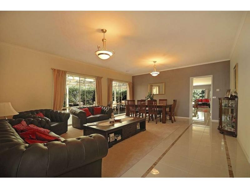 22 Ellesse Way, Berwick VIC 3806