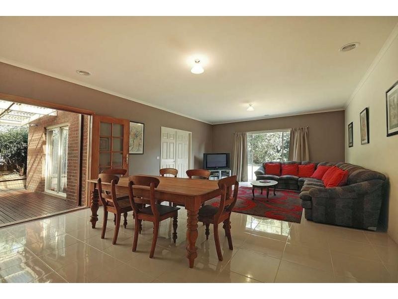 22 Ellesse Way, Berwick VIC 3806