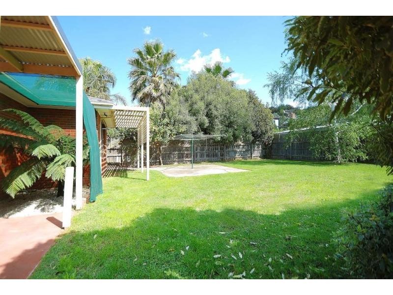 32 Crystalbrook Court, Narre Warren South VIC 3805