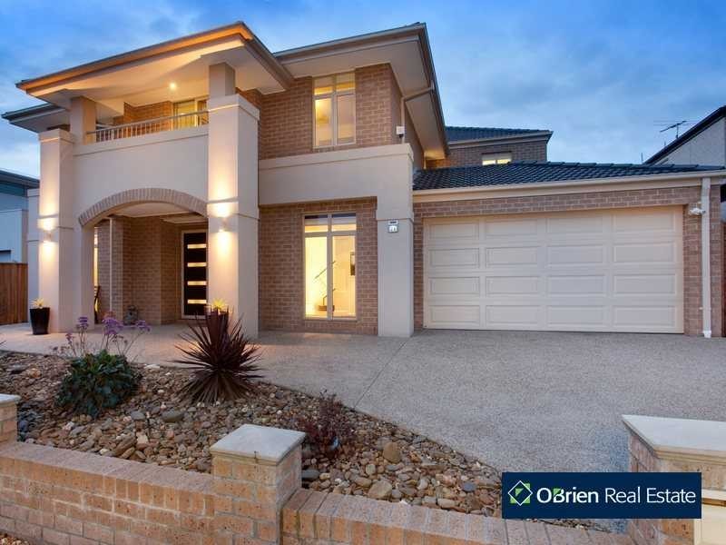24 Lakeside Drive, Berwick VIC 3806
