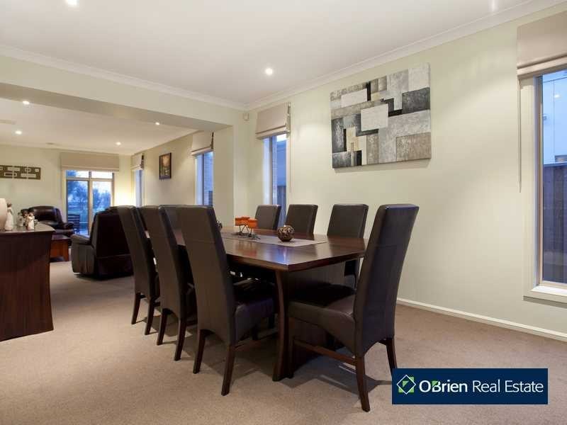 24 Lakeside Drive, Berwick VIC 3806