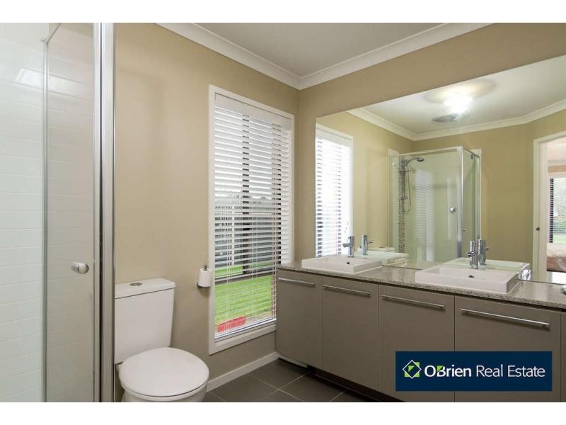 1 Chesil Court, Narre Warren South VIC 3805