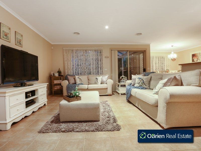 85 Fieldstone Boulevard, Beaconsfield VIC 3807