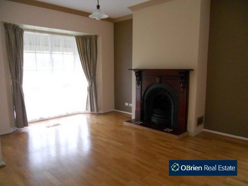 63 Bellevue Drive, Berwick VIC 3806