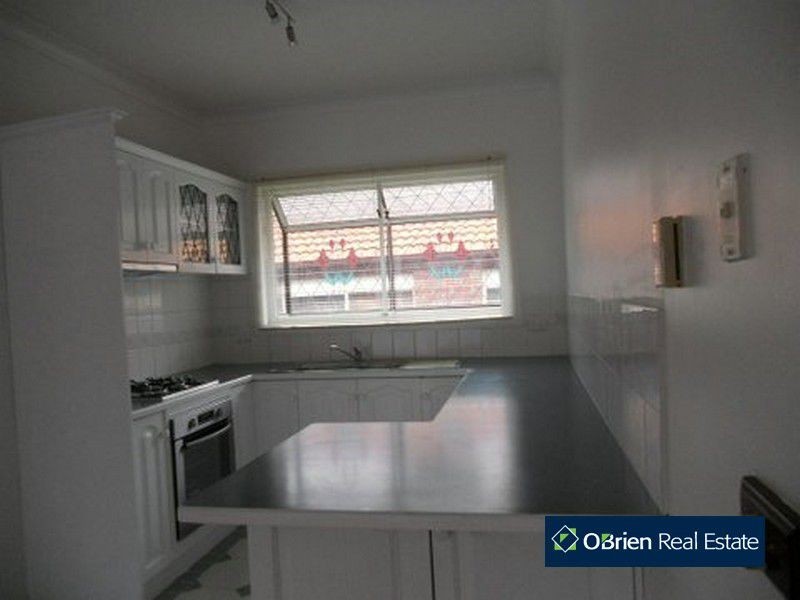 63 Bellevue Drive, Berwick VIC 3806