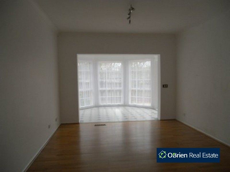 63 Bellevue Drive, Berwick VIC 3806