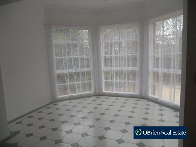 63 Bellevue Drive, Berwick VIC 3806