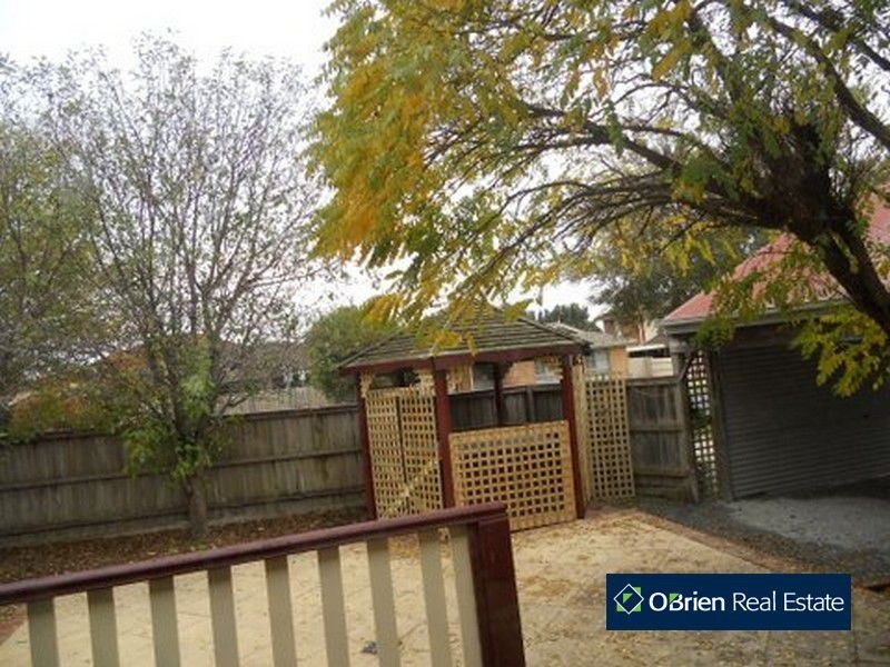 63 Bellevue Drive, Berwick VIC 3806