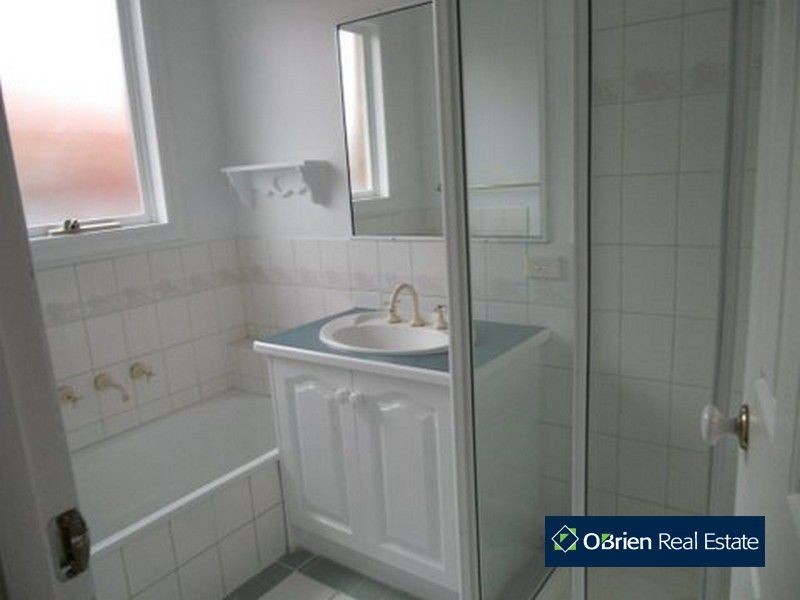 63 Bellevue Drive, Berwick VIC 3806