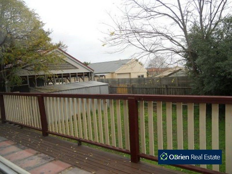 63 Bellevue Drive, Berwick VIC 3806