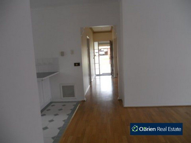 63 Bellevue Drive, Berwick VIC 3806