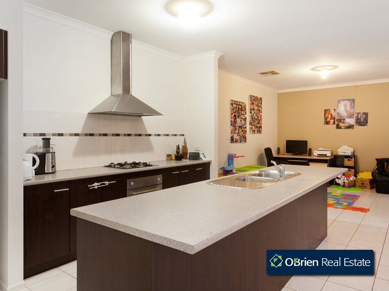 18 Murchison Link, Pakenham VIC 3810