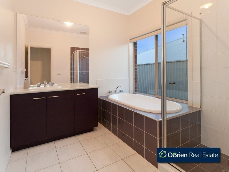 18 Murchison Link, Pakenham VIC 3810