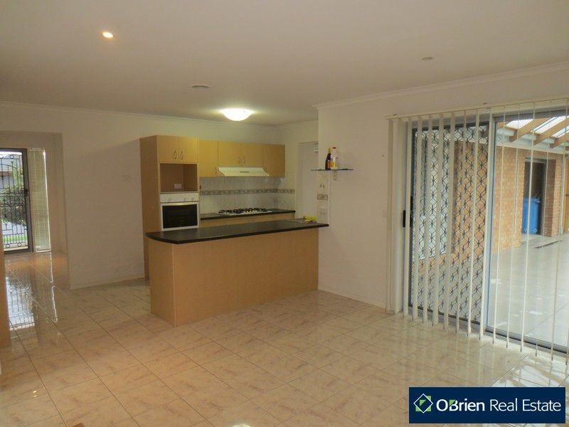 52 Trafalgar Way, Cranbourne East VIC 3977