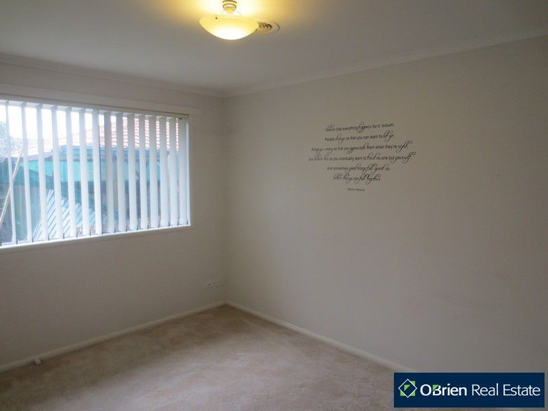 52 Trafalgar Way, Cranbourne East VIC 3977