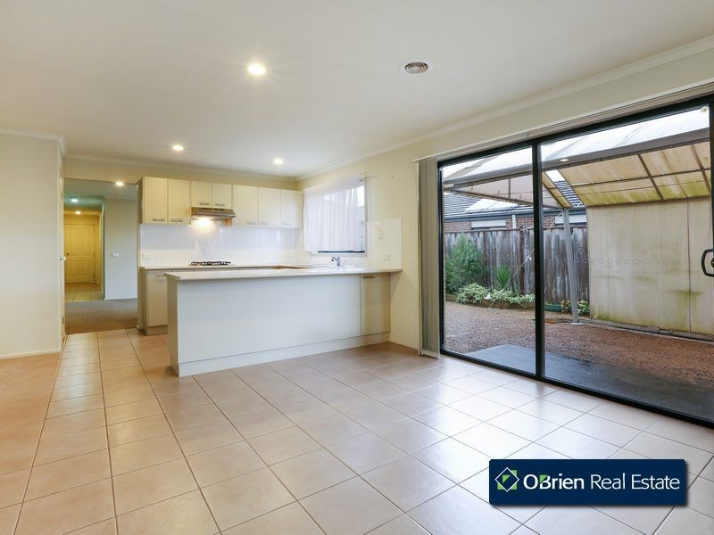 44 Irving Road, Pakenham VIC 3810