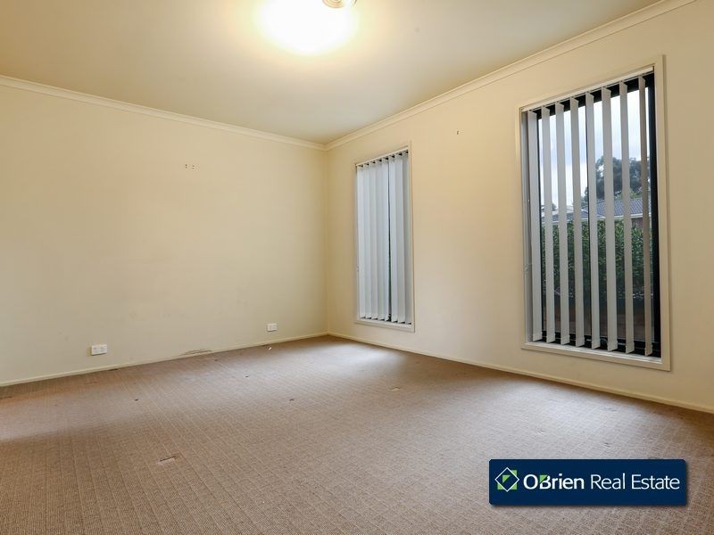 44 Irving Road, Pakenham VIC 3810