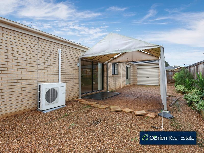 44 Irving Road, Pakenham VIC 3810