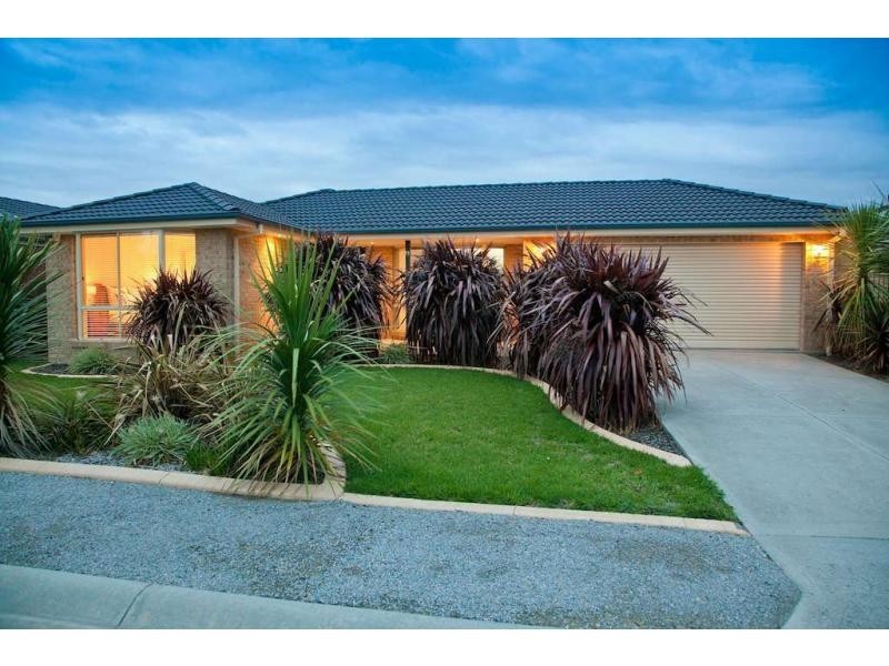 Unit 9/8A Henry St, Koo Wee Rup VIC 3981