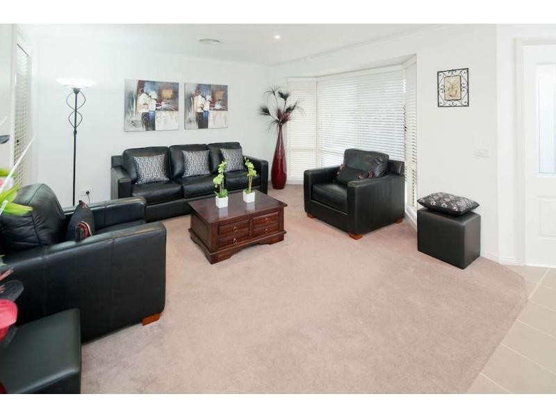 Unit 9/8A Henry St, Koo Wee Rup VIC 3981