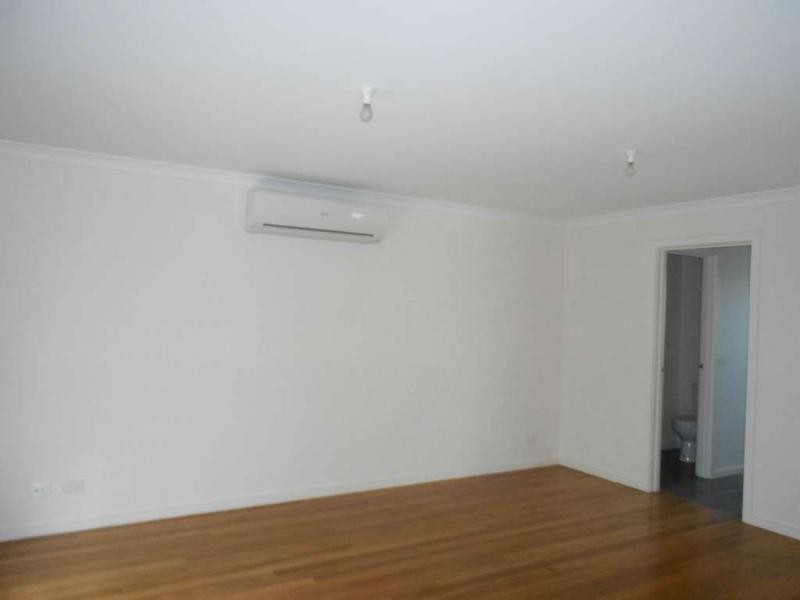 2/35 Portchester Boulevard, Beaconsfield VIC 3807