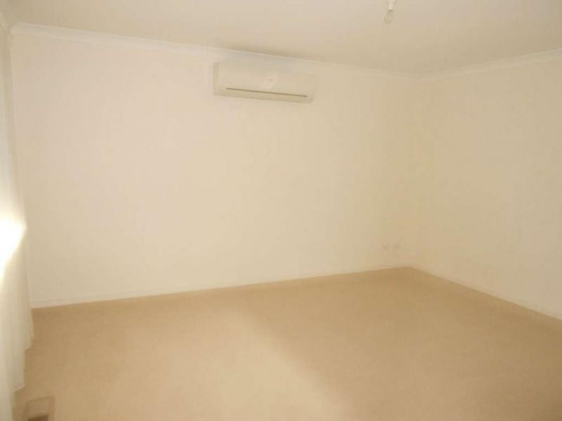 2/35 Portchester Boulevard, Beaconsfield VIC 3807