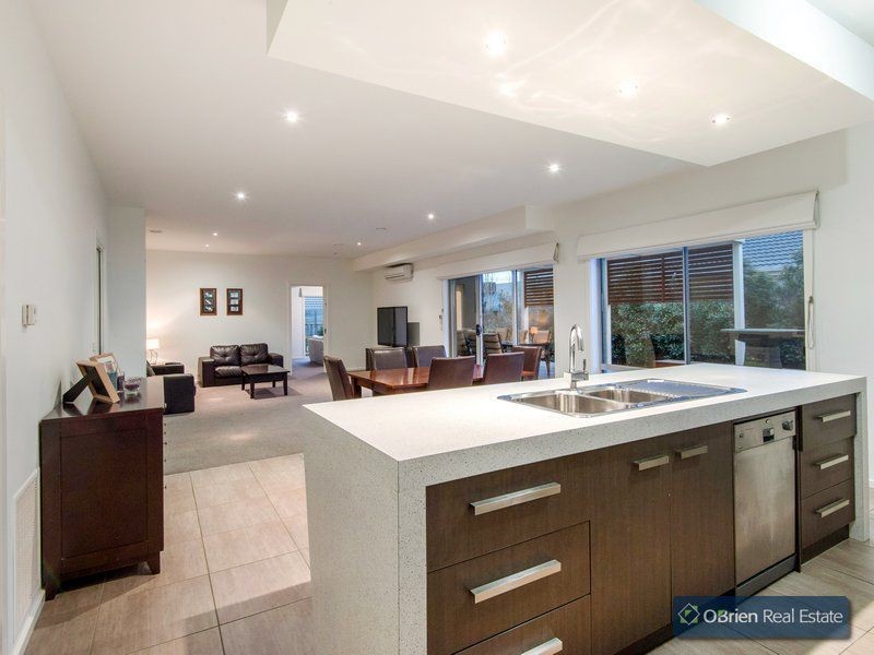 14 Misty Close, Berwick VIC 3806