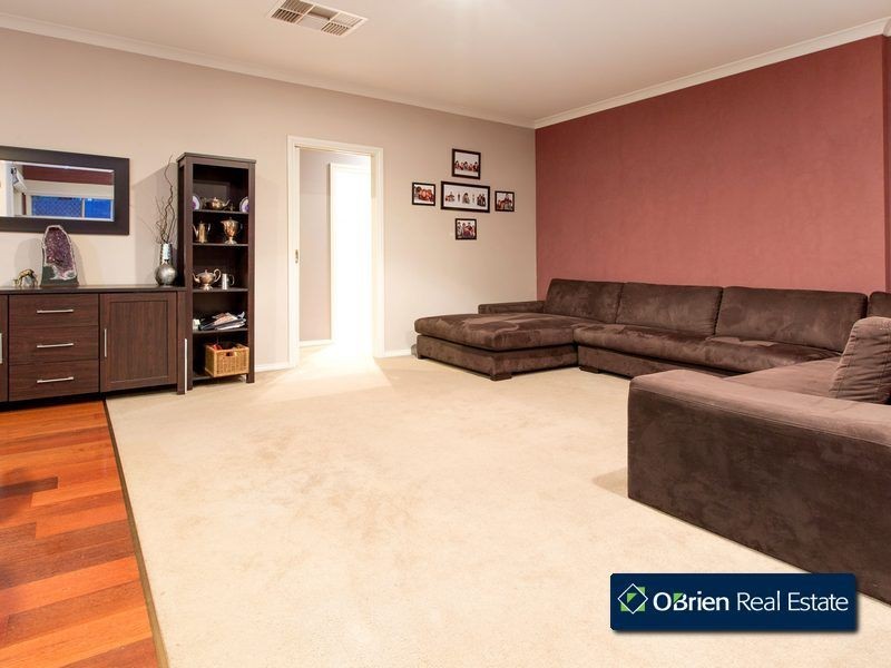 2 Dickson Mews, Berwick VIC 3806