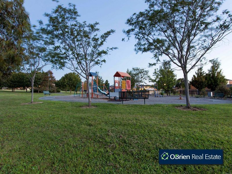 2 Dickson Mews, Berwick VIC 3806