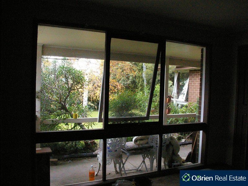 1/27 Ahern Road, Pakenham VIC 3810