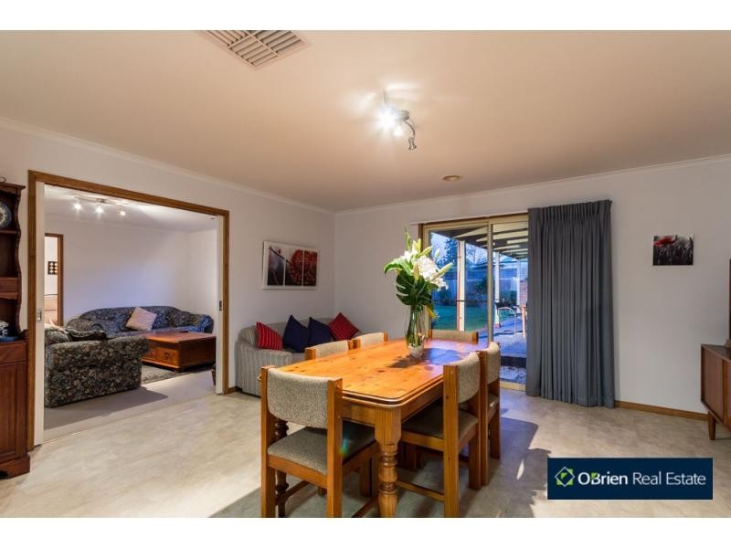 2 Eagle Court, Blind Bight VIC 3980