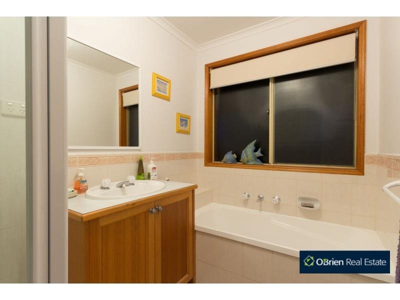 2 Eagle Court, Blind Bight VIC 3980