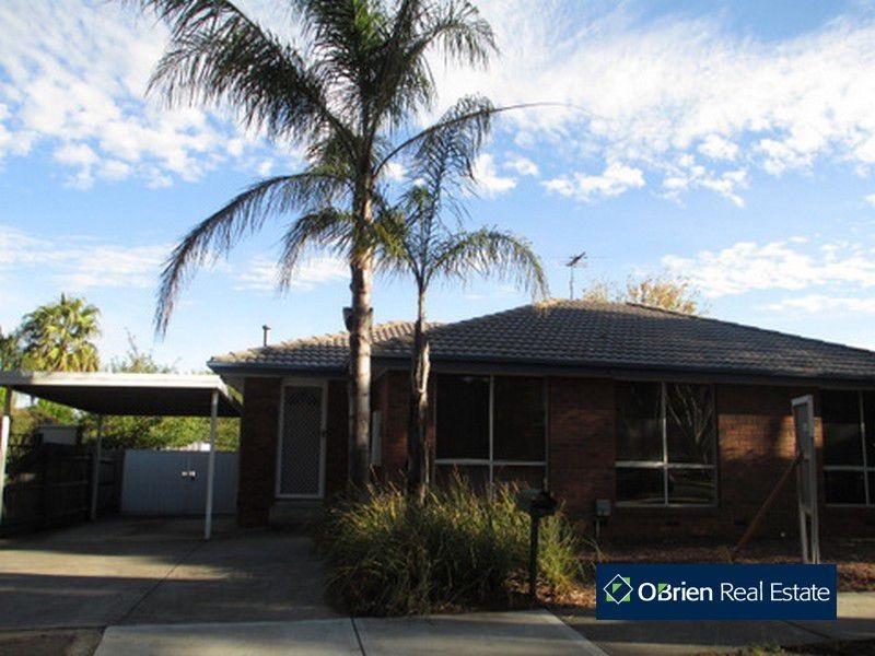 11 Bowen Court, Berwick VIC 3806