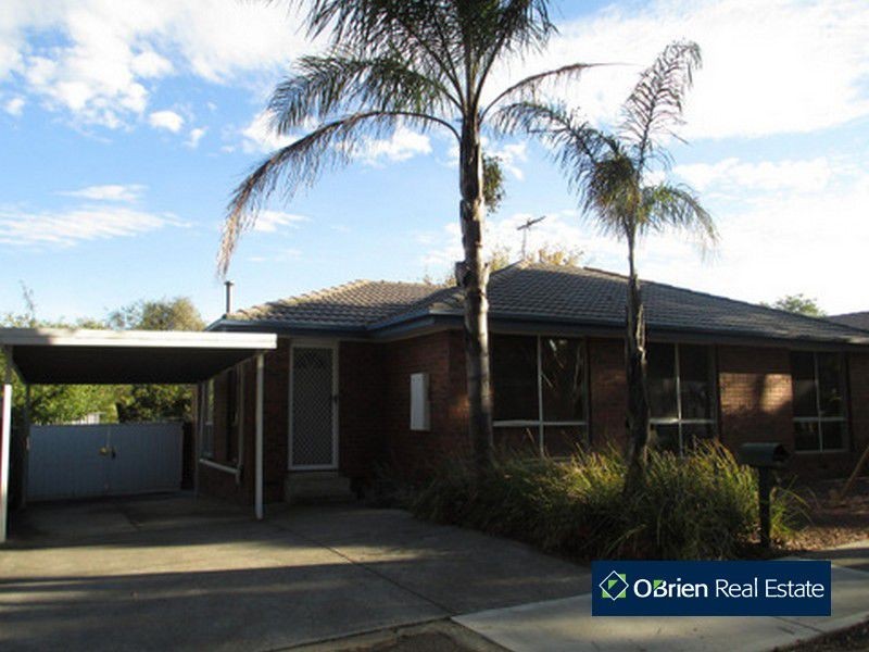 11 Bowen Court, Berwick VIC 3806