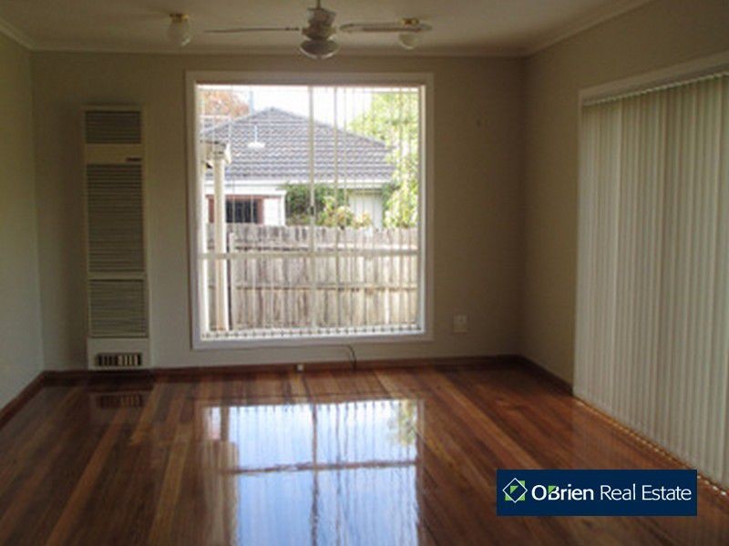 11 Bowen Court, Berwick VIC 3806