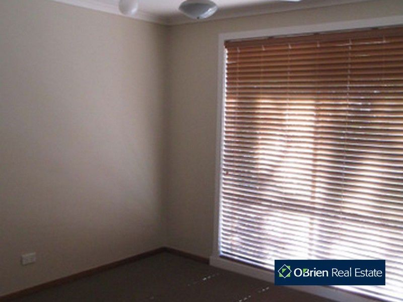 11 Bowen Court, Berwick VIC 3806