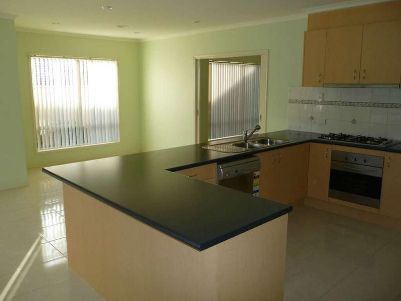 21 Montpelier Drive, Berwick VIC 3806