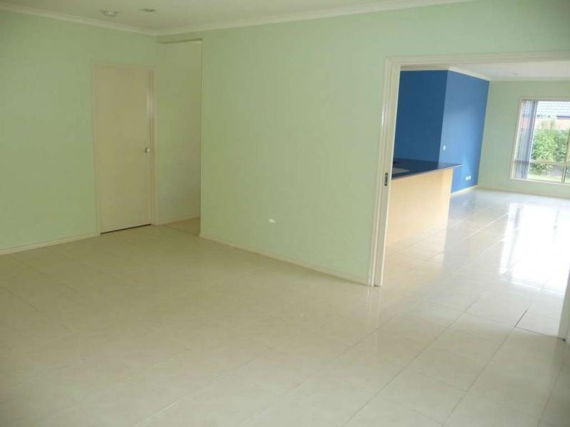 21 Montpelier Drive, Berwick VIC 3806