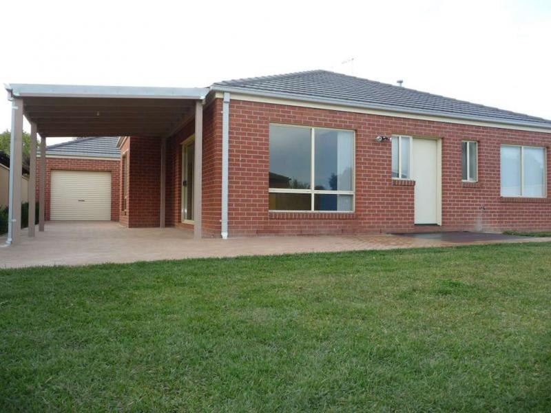 21 Montpelier Drive, Berwick VIC 3806