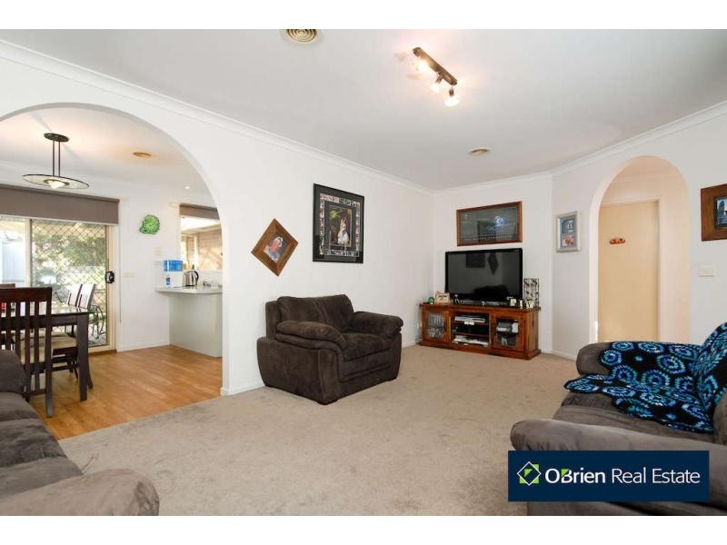 15 Maculata Drive, Cranbourne West VIC 3977