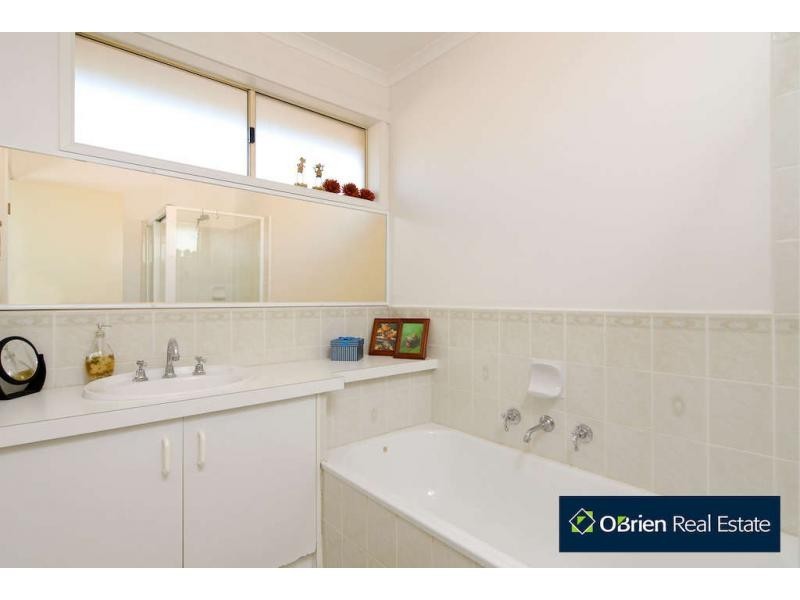 15 Maculata Drive, Cranbourne West VIC 3977