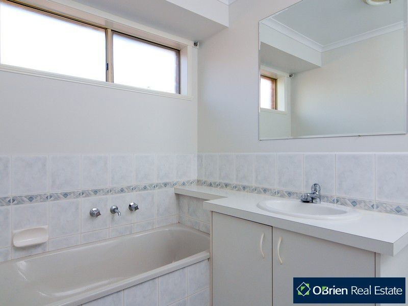 13 Montrose Way, Cranbourne VIC 3977