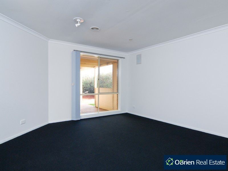 13 Montrose Way, Cranbourne VIC 3977