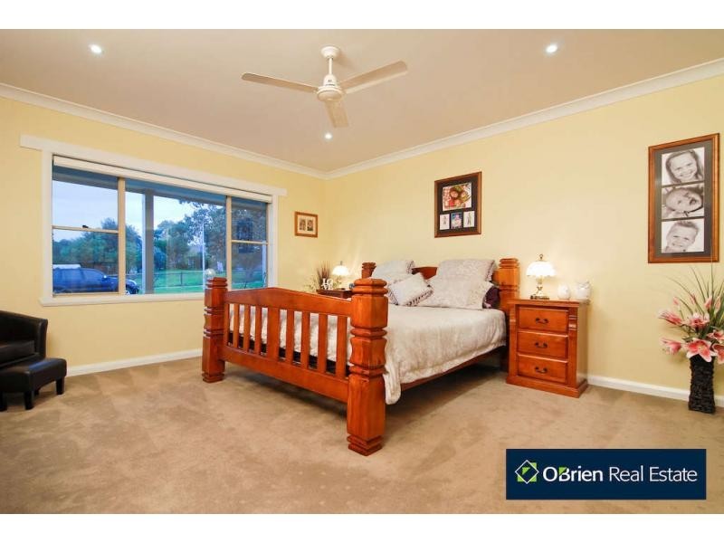 2 Walmac Close, Tooradin VIC 3980
