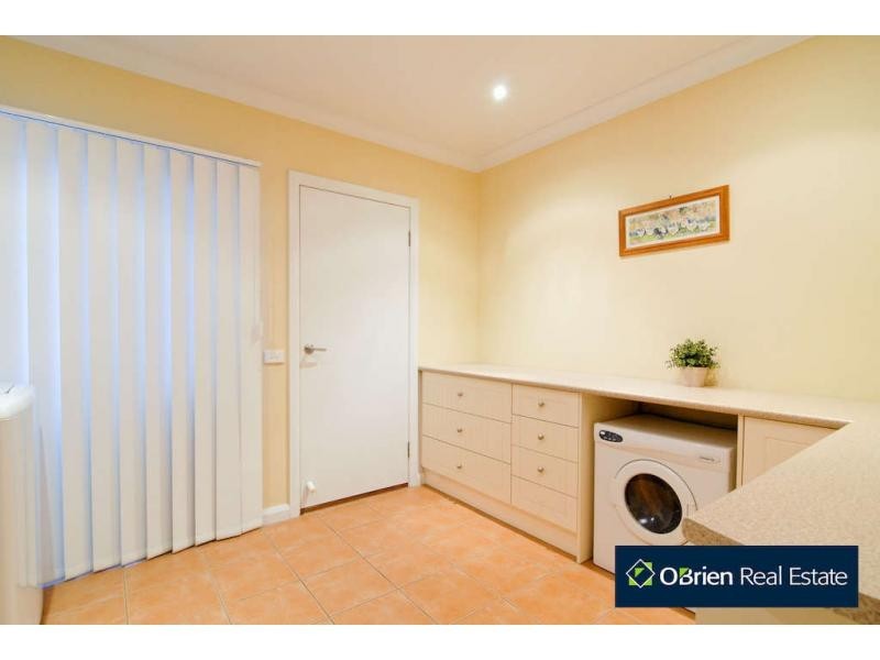 2 Walmac Close, Tooradin VIC 3980